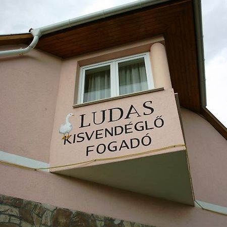 Ludas Fogado Nagyalásony Exterior foto