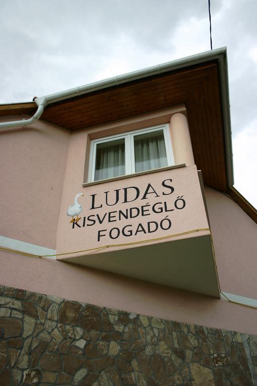 Ludas Fogado Nagyalásony Exterior foto