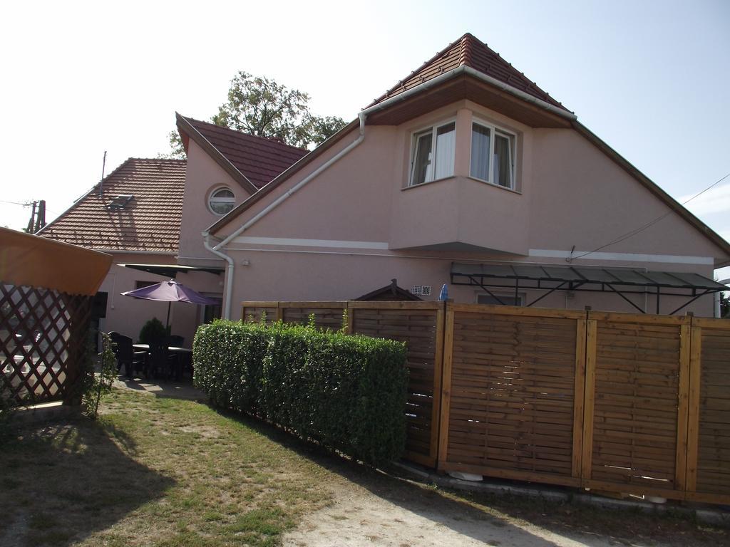Ludas Fogado Nagyalásony Exterior foto